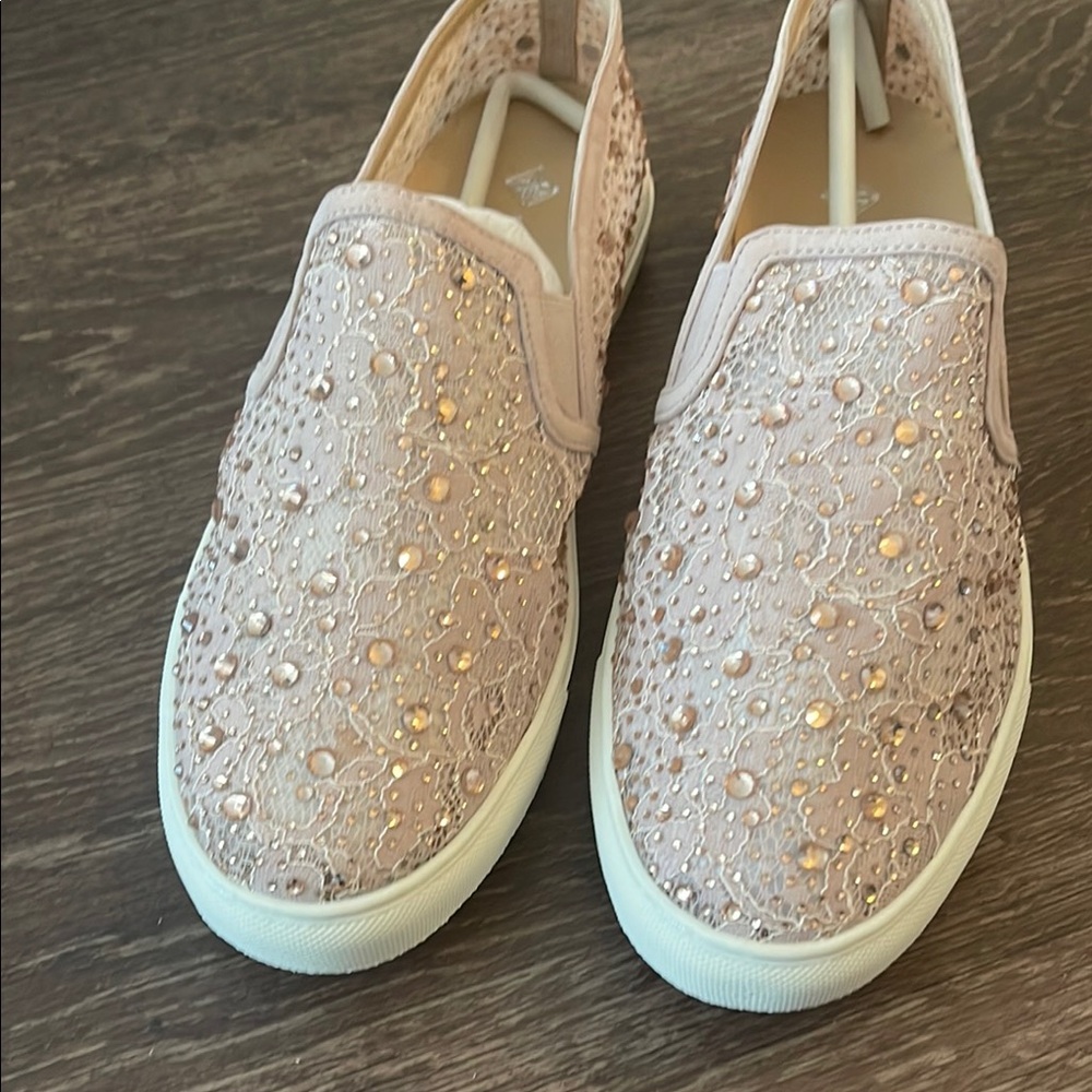 New Women’s Antonio Melani Garner Pink Jeweled Lace & Suede Size 11